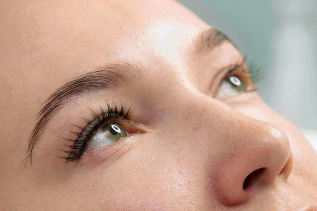 Lifting de pestañas tuhya + cejas con cera